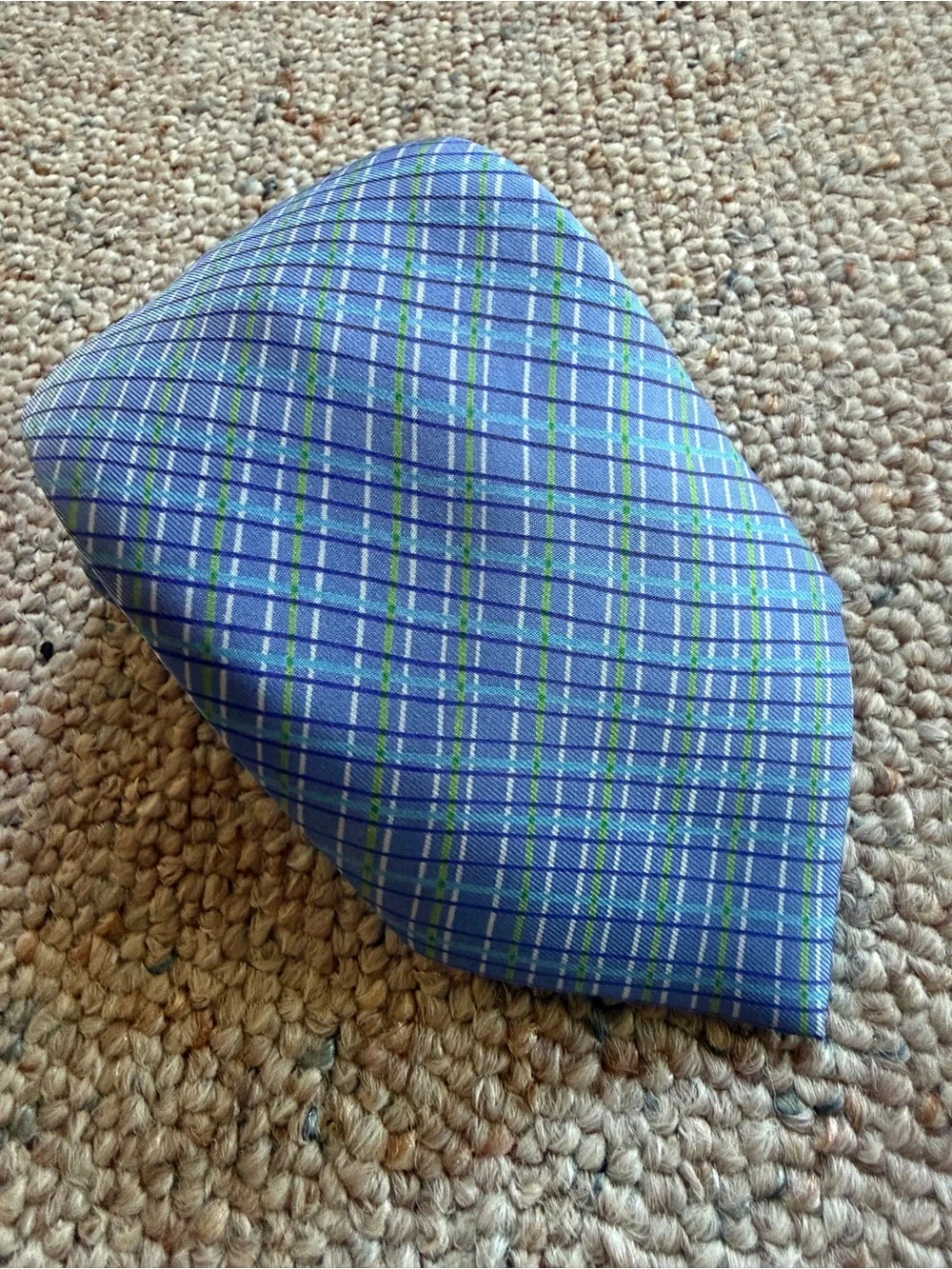 Hermes Silk Tie Pattern 5046 PA in a soft blue Like New